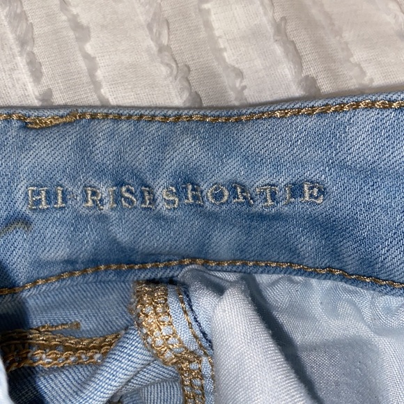 American Eagle size 00 light wash hi-rise shorties - Picture 5 of 5
